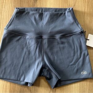 ALO 3” Softsculpt high-waste Precision Short-size Small, NWT!